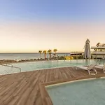 Vivi Homes - Alessio Pool, Sauna, Spa, Gym & דירה