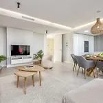 Vivi Homes - Alessio Pool, Sauna, Spa, Gym & אסטפונה