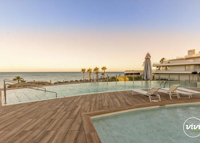 Vivi Homes - Alessio Pool, Sauna, Spa, Gym & Apartamento