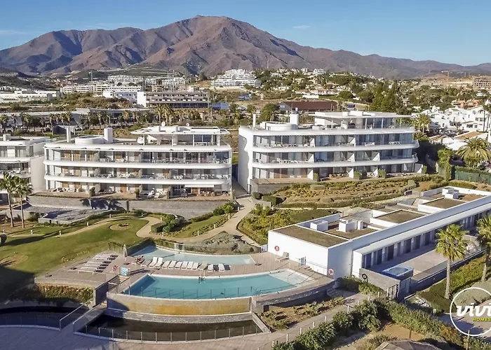 Apartamento Vivi Homes - Alessio Pool, Sauna, Spa, Gym & Estepona