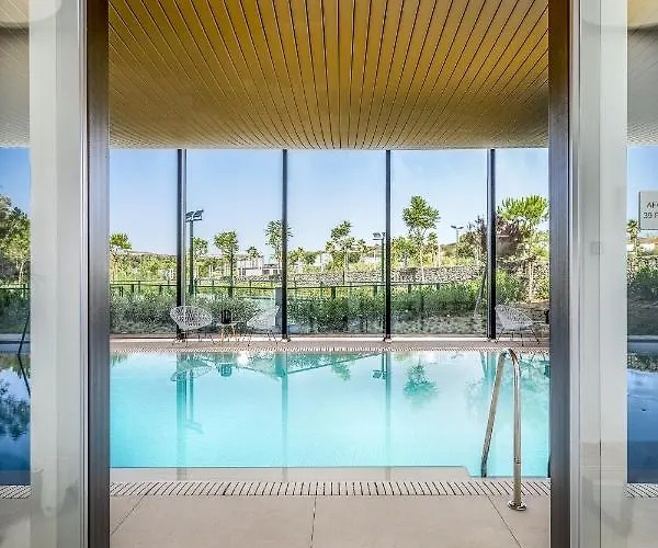 Vivi Homes - Alessio Pool, Sauna, Spa, Gym & 에스테포나