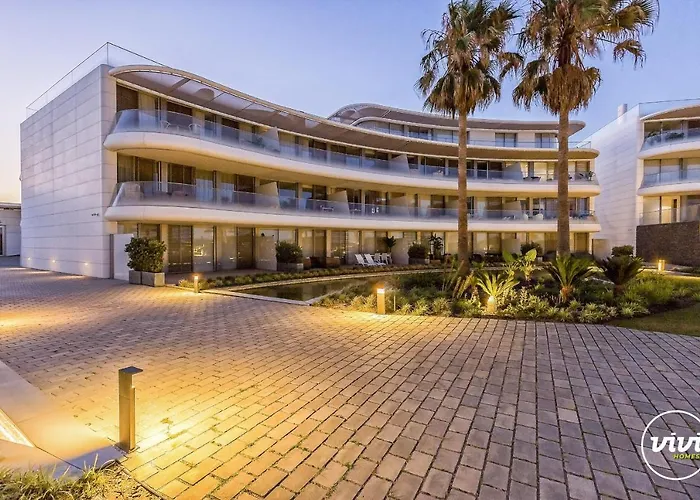 Vivi Homes - Alessio Pool, Sauna, Spa, Gym & 아파트 *