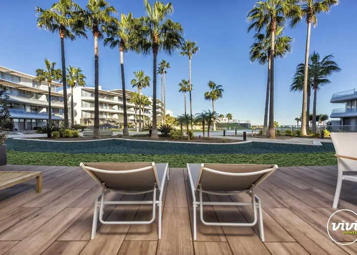 Vivi Homes - Alessio Pool, Sauna, Spa, Gym & 아파트