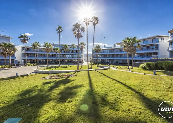 Apartamento Vivi Homes - Alessio Pool, Sauna, Spa, Gym & *