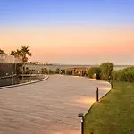 Vivi Homes - Alessio Pool, Sauna, Spa, Gym & Appartement