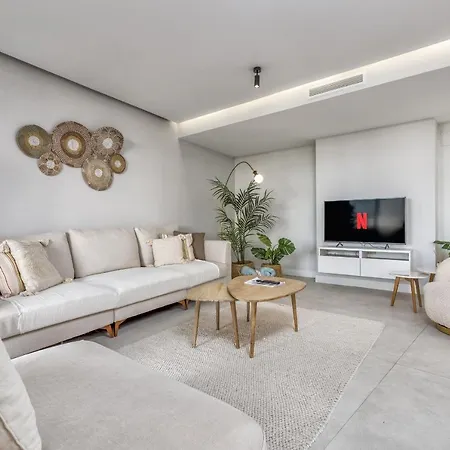 Appartement Vivi Homes - Alessio Pool, Sauna, Spa, Gym & Estepona