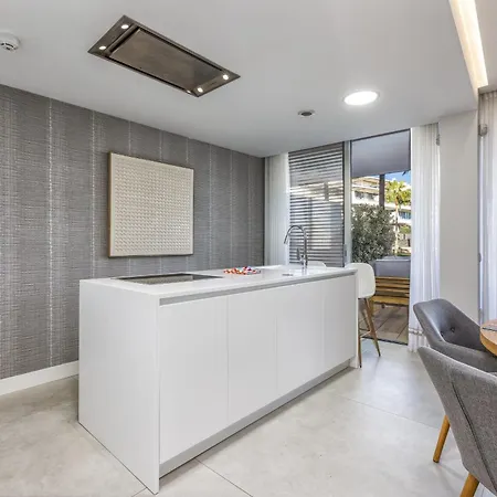 Vivi Homes - Alessio Pool, Sauna, Spa, Gym & Appartement *